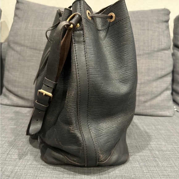 SOLD———-Louis Vuitton Epi Black Noe - Picture 2 of 12